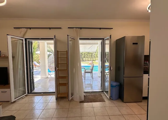 The White Nydri (Lefkada)